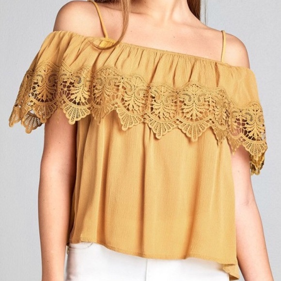 Various colors of lace top shirts - Picture 2 of 5